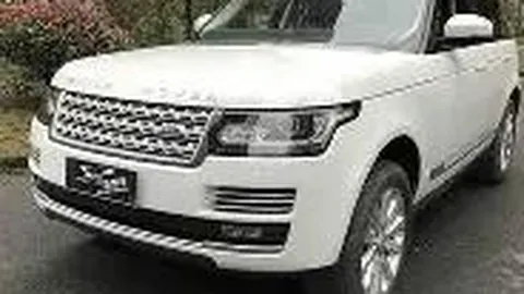 合肥8岁男童校内足球训练意外受伤，右眼视力仅剩0.04，母亲担忧恢复无望